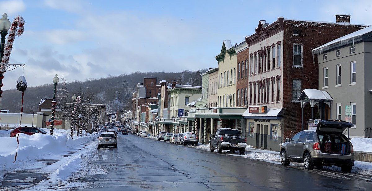 Christmas in Little Falls Rocks the Holidays