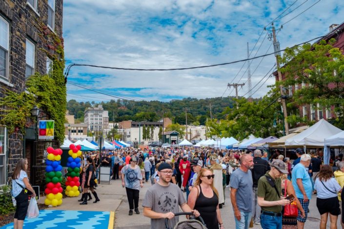 Mohawk Valley Garlic and Herb Festival, Canal Place, Little Falls, NY. Photography by Sarah Rogers.