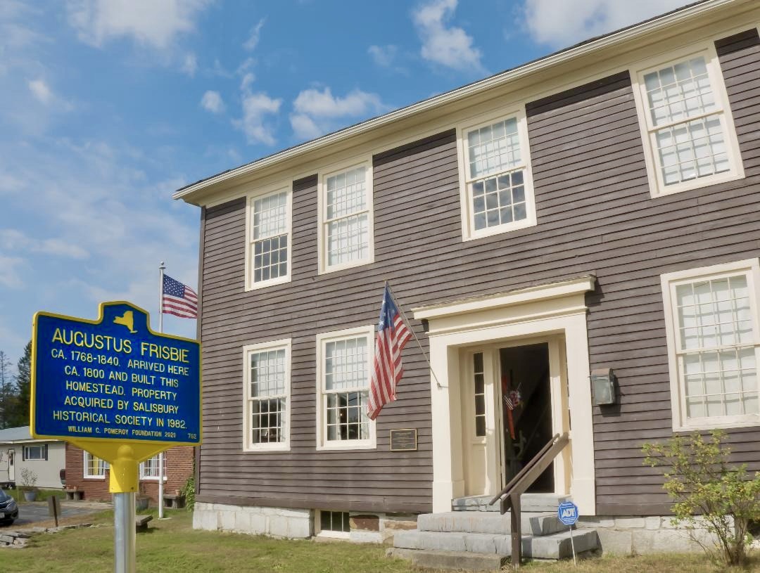 Frisbie House Exhibits